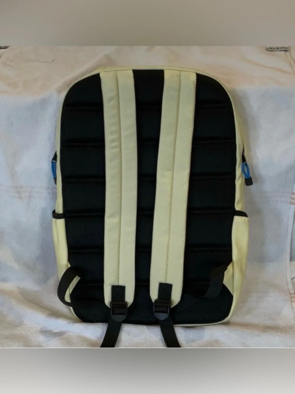 Golf Hiking Backpack Yellow Blue Black Adjustable Straps Camp Flog Gnaw Carnival